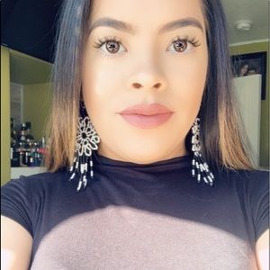 Meet your Posher, Nora icela